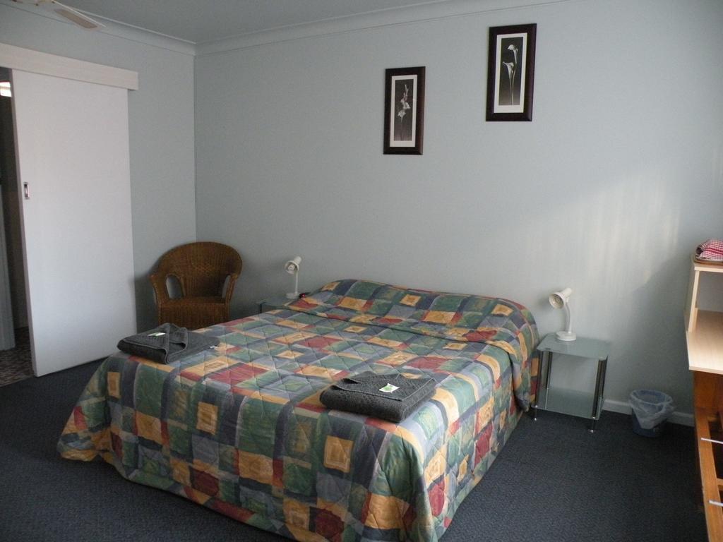 Corowa Motor Inn Bagian luar foto