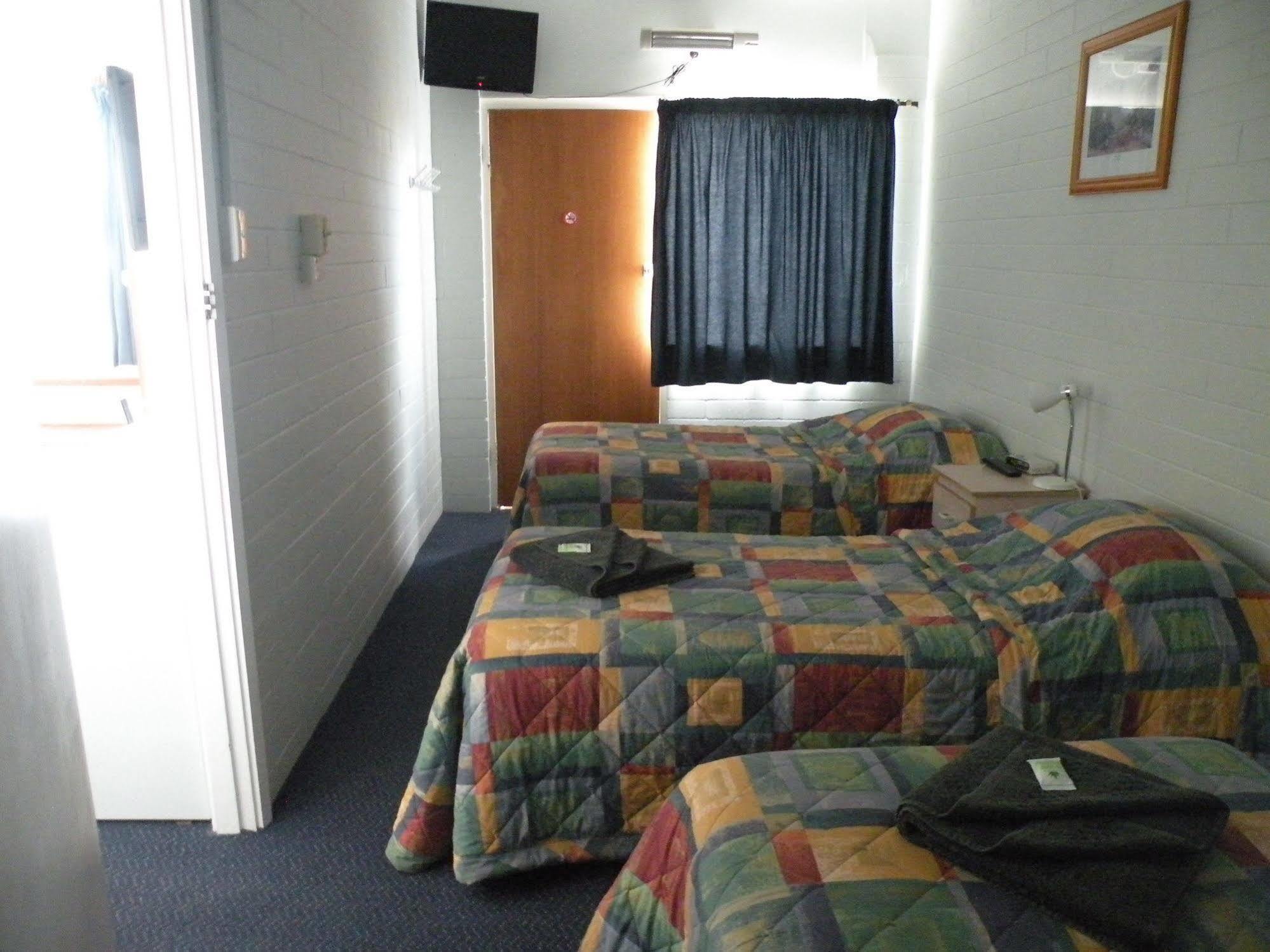 Corowa Motor Inn Bagian luar foto