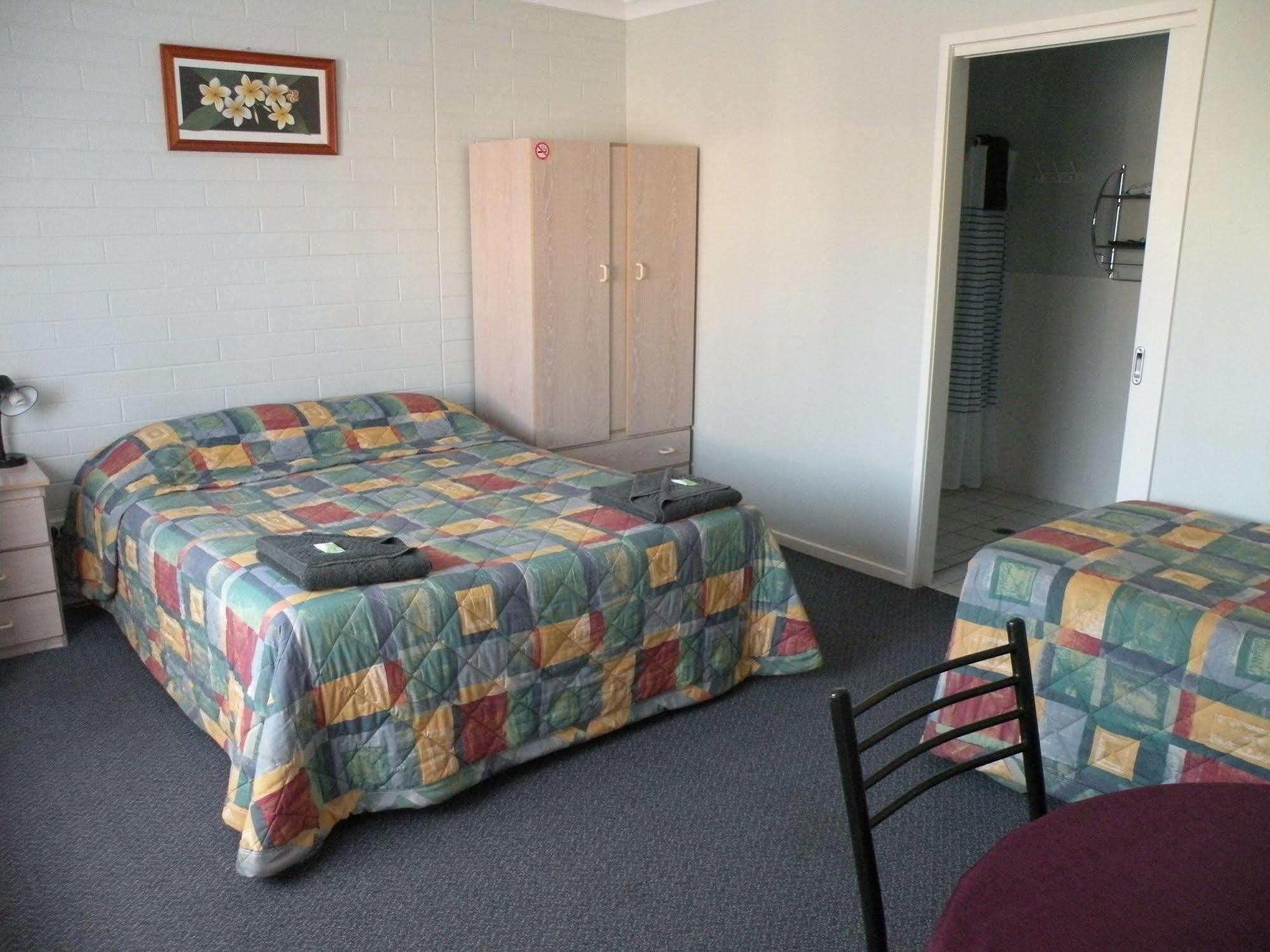 Corowa Motor Inn Bagian luar foto