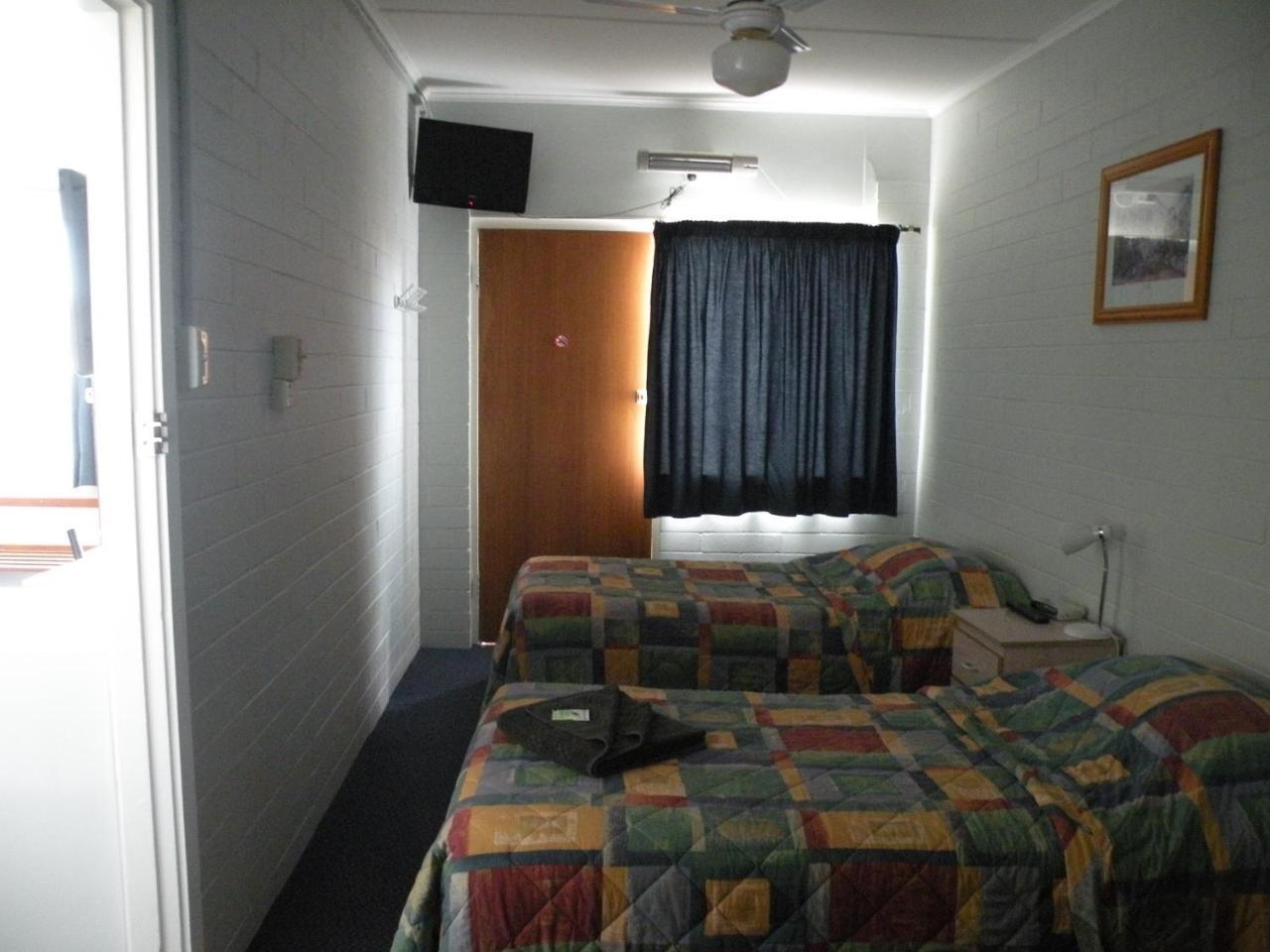 Corowa Motor Inn Bagian luar foto